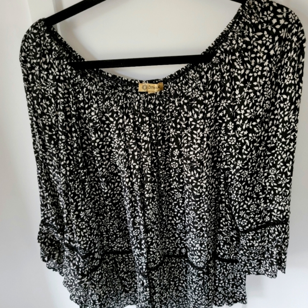 Cute peasant top. Size L